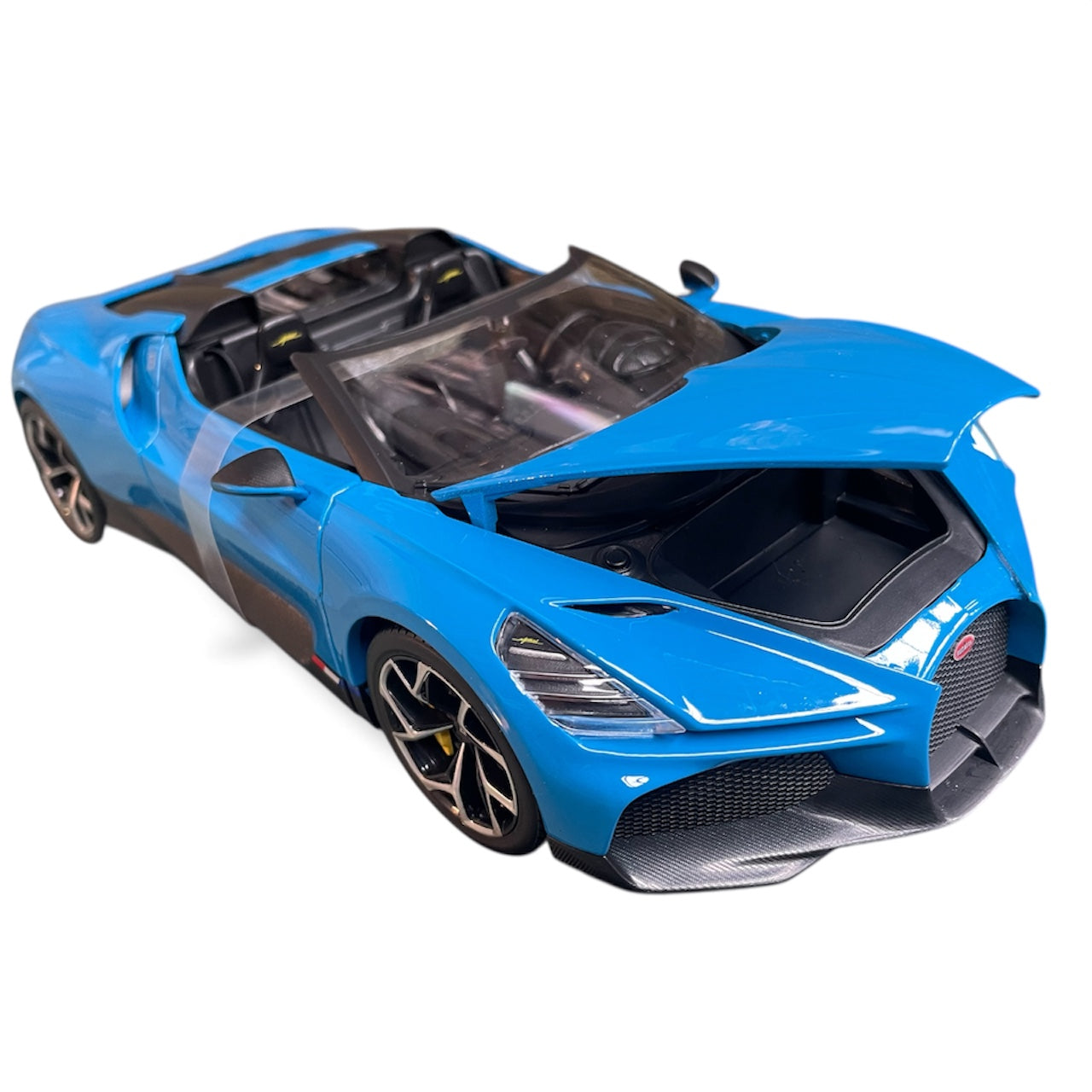 Maisto 1:18 Bugatti Mistral W16 Blue Diecast Model SE Edition